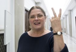 Poseł Pawłowicz krytykuje "wytresowaną uprzejmość" w bankach