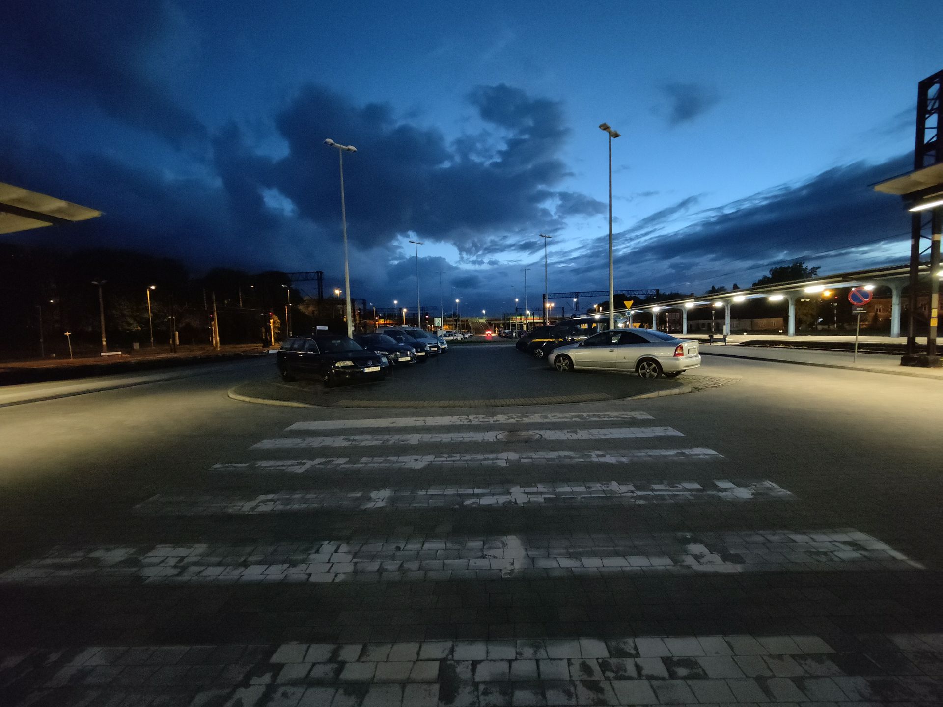 Nieoszlifowany diament. Test OnePlusa 9 Pro 24