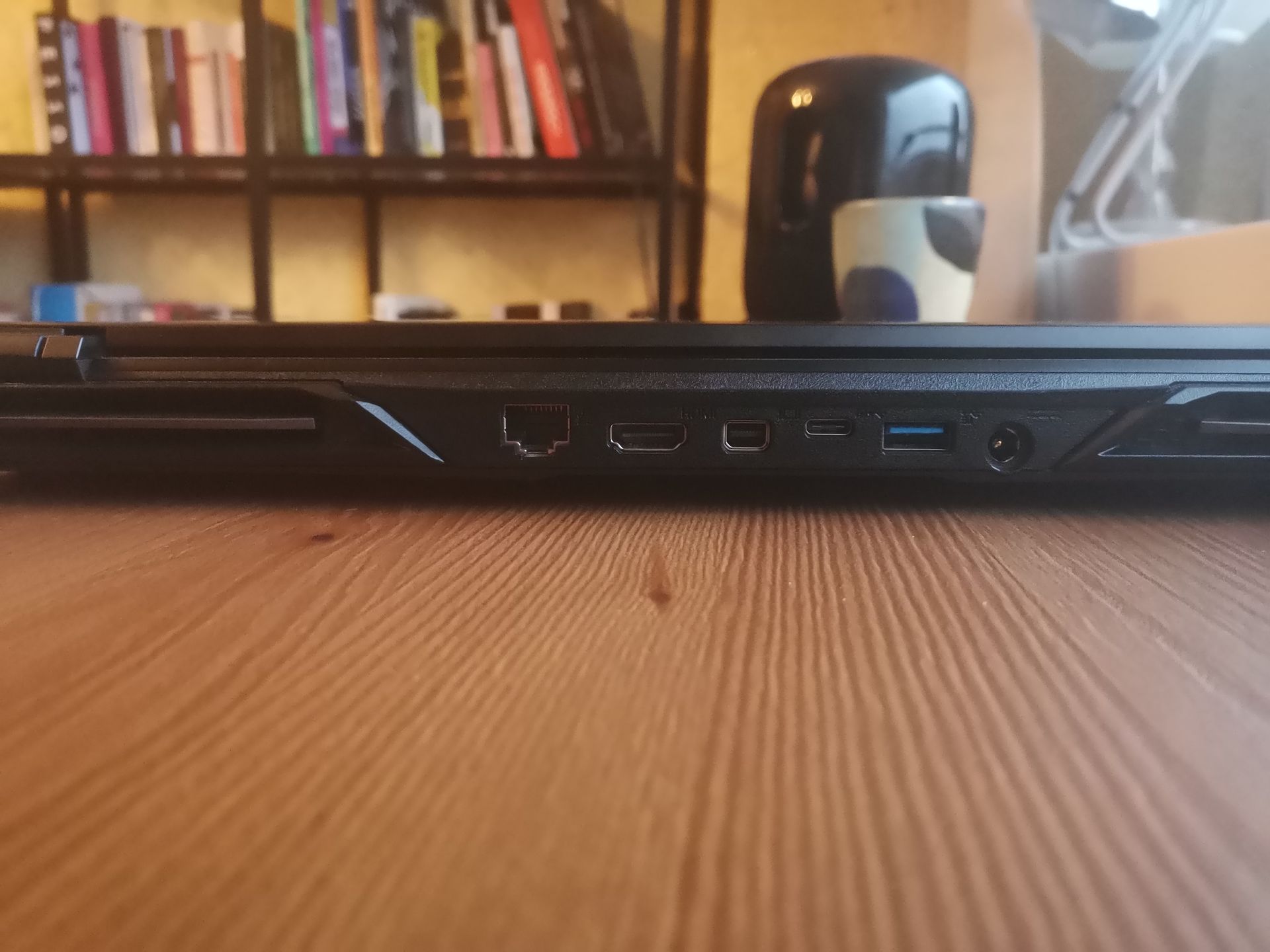 Oto laptop dla graczy, na którym Cyberpunk 2077 śmiga niemal bezproblemowo. Ale nie to jest w nim najciekawsze 4