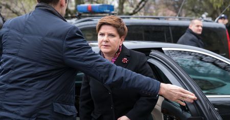 Beata Szydło miała wypadek samochodowy pod Oświęcimiem! Zabrano ją do szpitala!