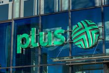 Operator sieci Plus z zarzutami