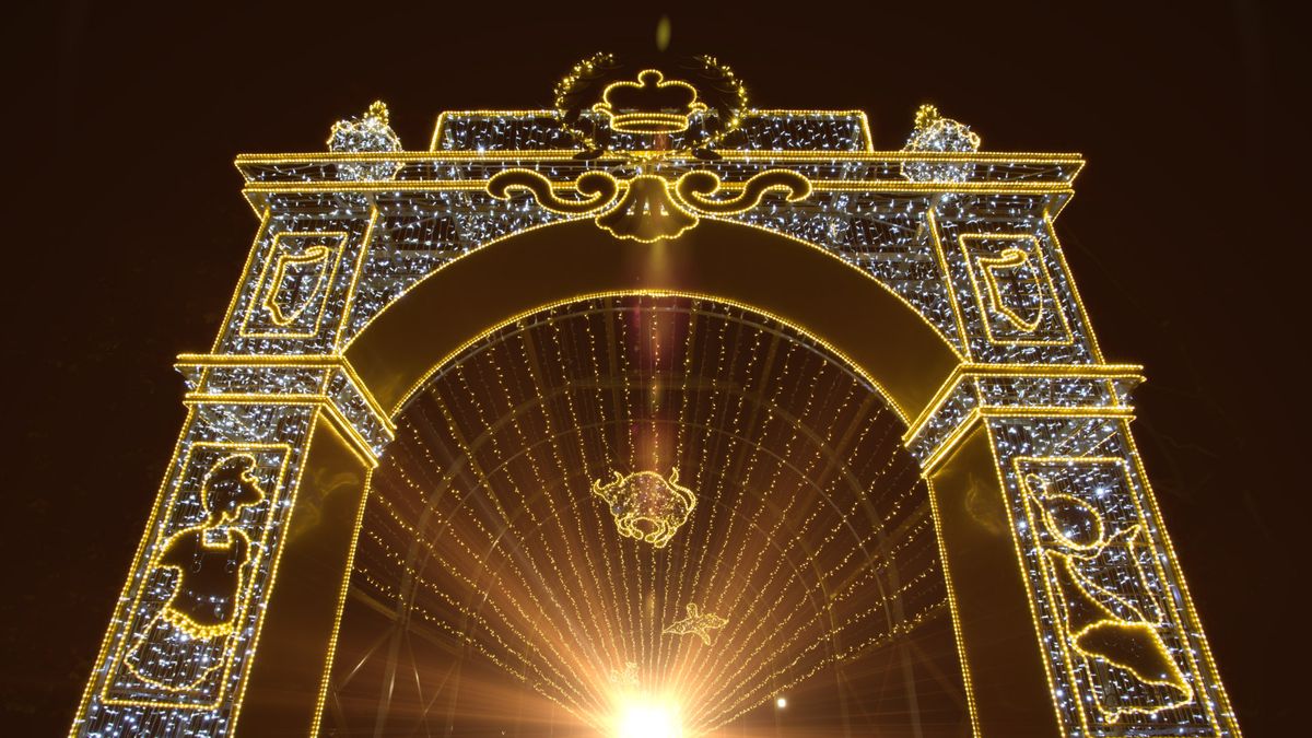 Parki, ogrody, a nawet góry w blasku zimowych iluminacji. Wyglądają bajecznie!