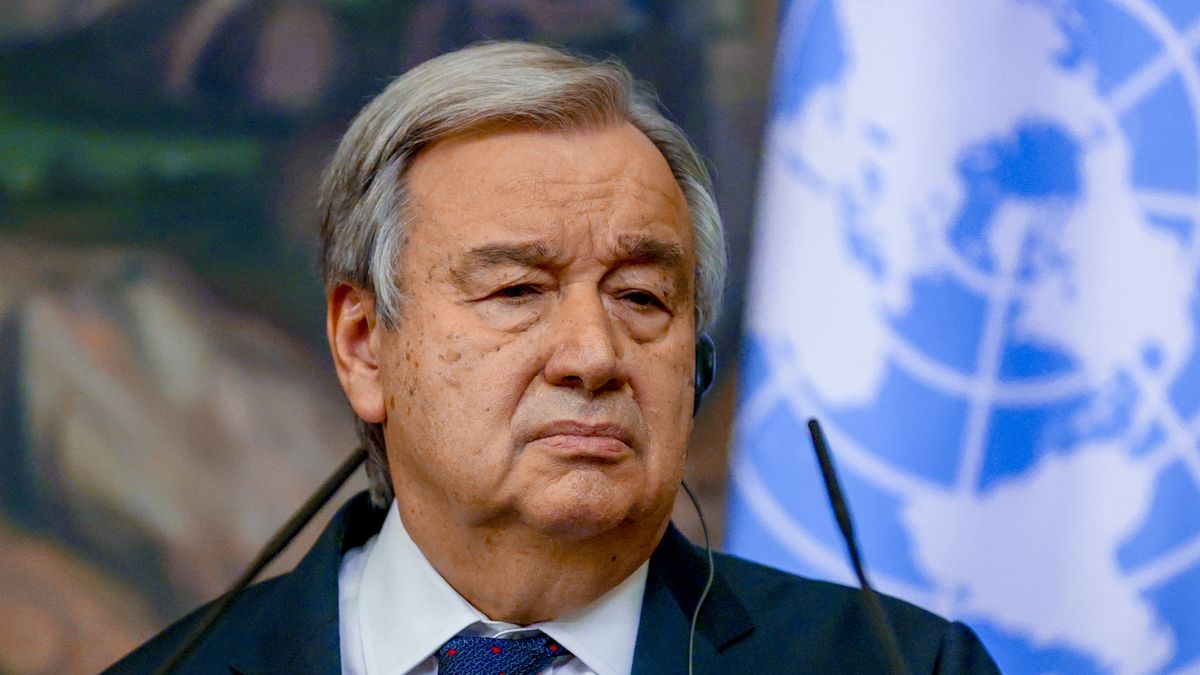 MOSCOW, RUSSIA - APRIL 26: (----EDITORIAL USE ONLY â MANDATORY CREDIT - " RUSSIAN FOREIGN MINISTRY / HANDOUT" - NO MARKETING NO ADVERTISING CAMPAIGNS - DISTRIBUTED AS A SERVICE TO CLIENTS----) United Nations Secretary-General Antonio Guterres and Russian Foreign Minister Sergei Lavrov (not seen) hold a joint press conference after their meeting in Moscow, Russia, on April 26, 2022. (Photo by Russian Foreign Ministry/Anadolu Agency via Getty Images)