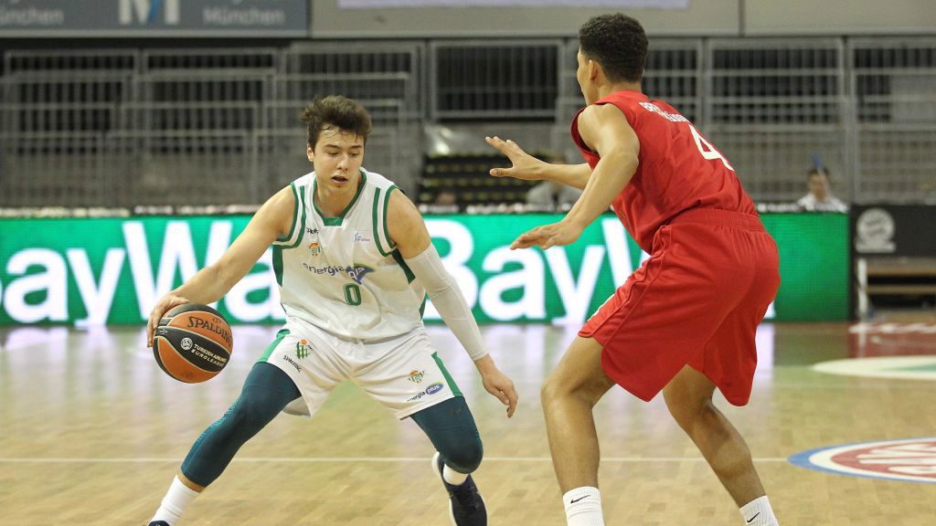 Zdjęcie okładkowe artykułu: Getty Images / Marcel Engelbrecht / Na zdjęciu: Andrzej Pluta junior (z piłką)