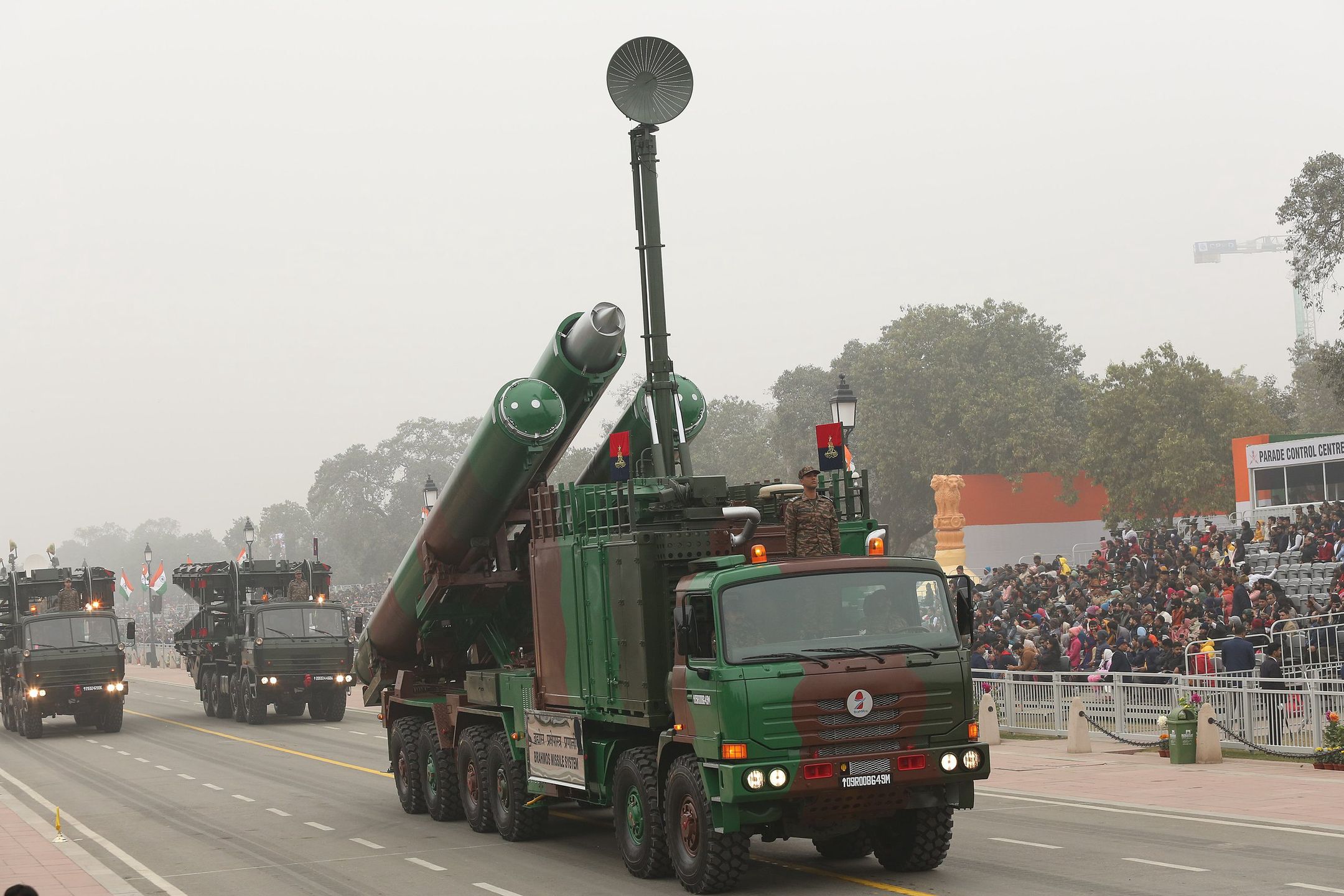 BrahMos jest pociskiem uniwersalnym odpalanym z lądu, wody i powietrza