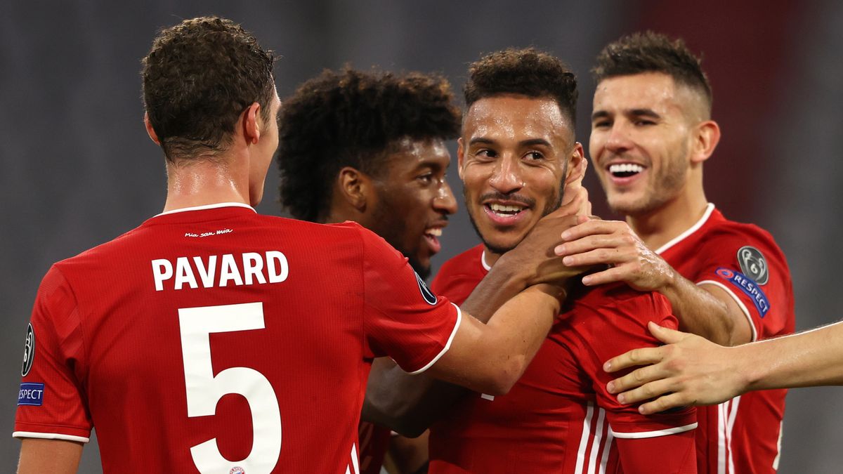 PAP/EPA / Alexander Hassenstein / Na zdjęciu: piłkarze Bayernu po golu Corentina Tolisso
