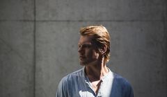 Mikołaj Szczęsny reprezentowany przez bluebird artists