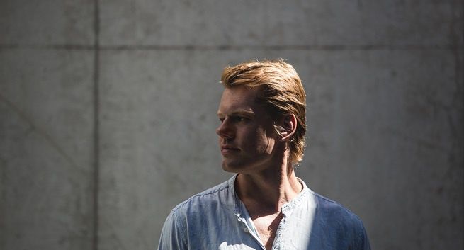 Mikołaj Szczęsny reprezentowany przez bluebird artists