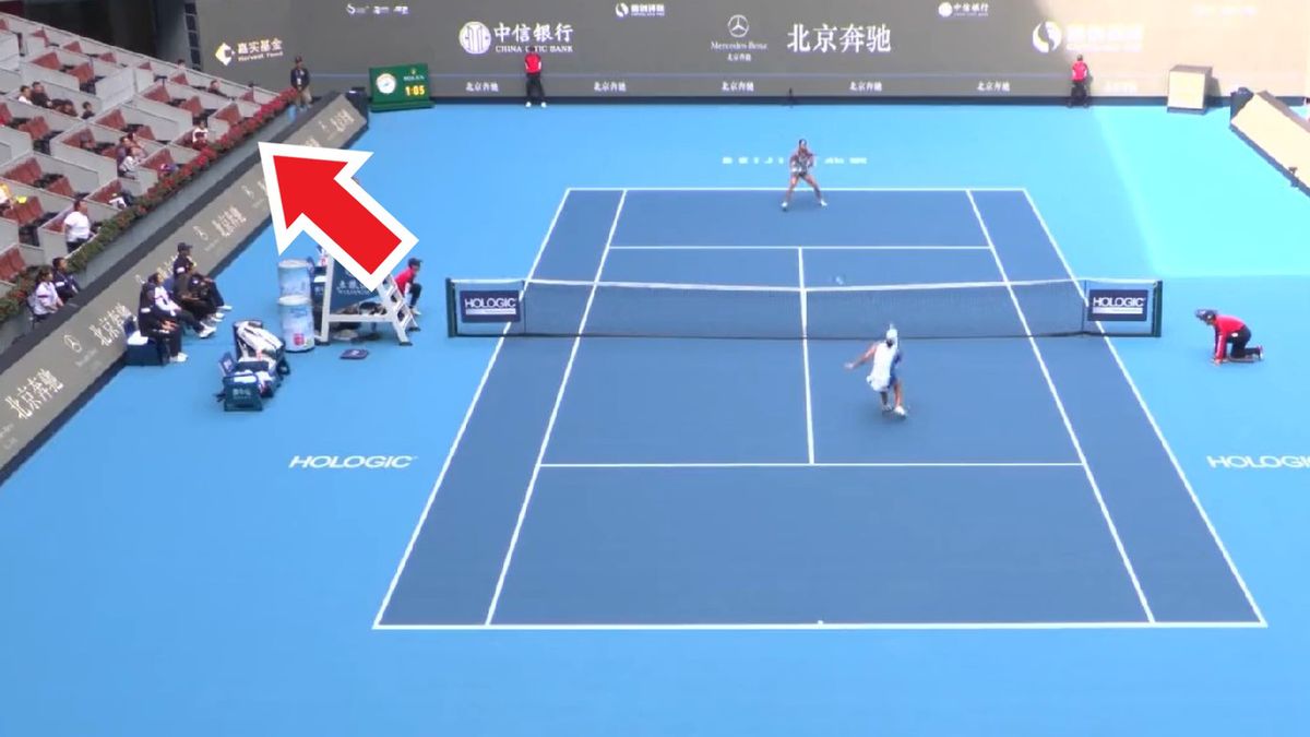 Sytuacja z meczu Iga Świątek - Caroline Garcia w China Open