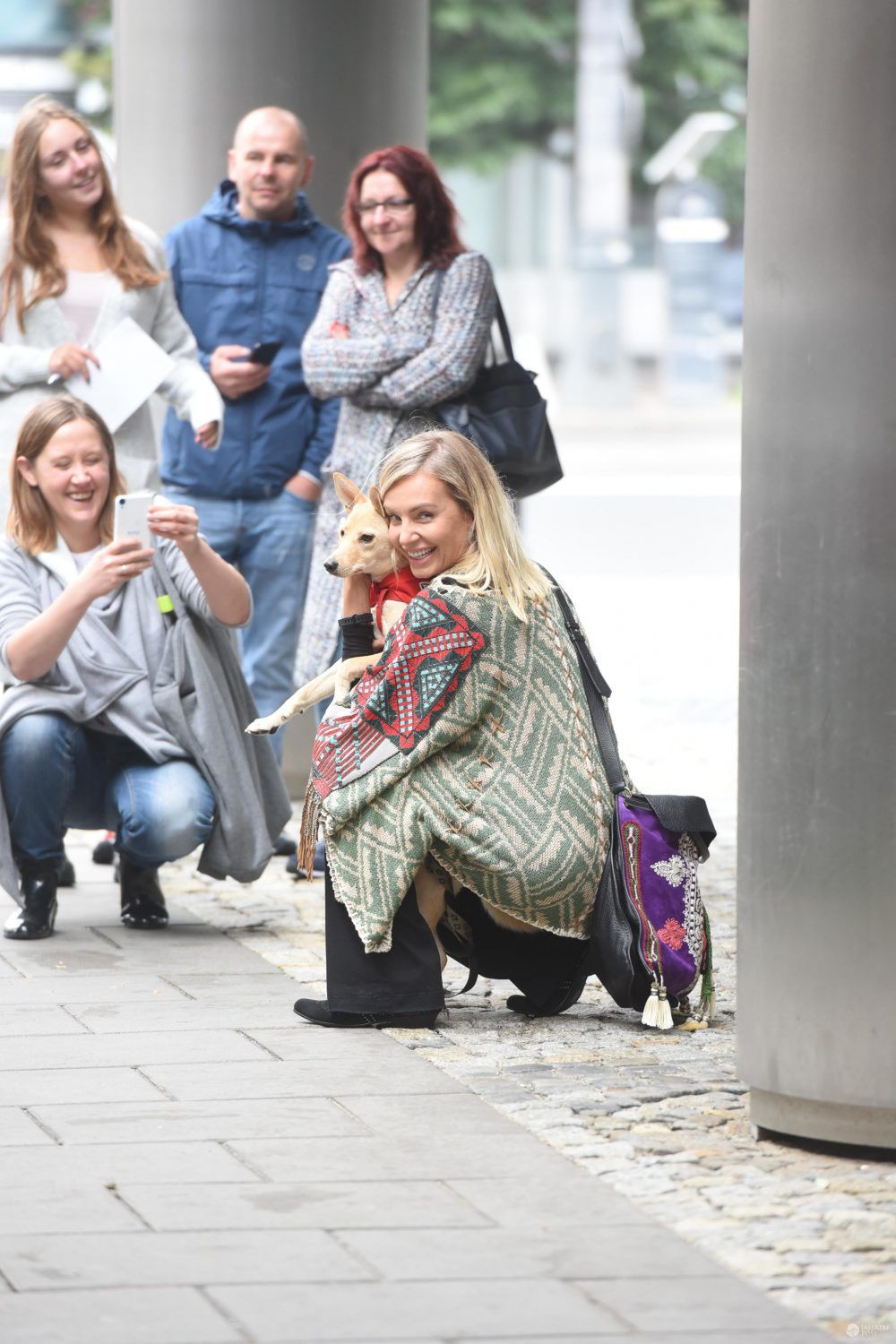 Agnieszka Woźniak-Starak pod studiem Dzień dobry TVN