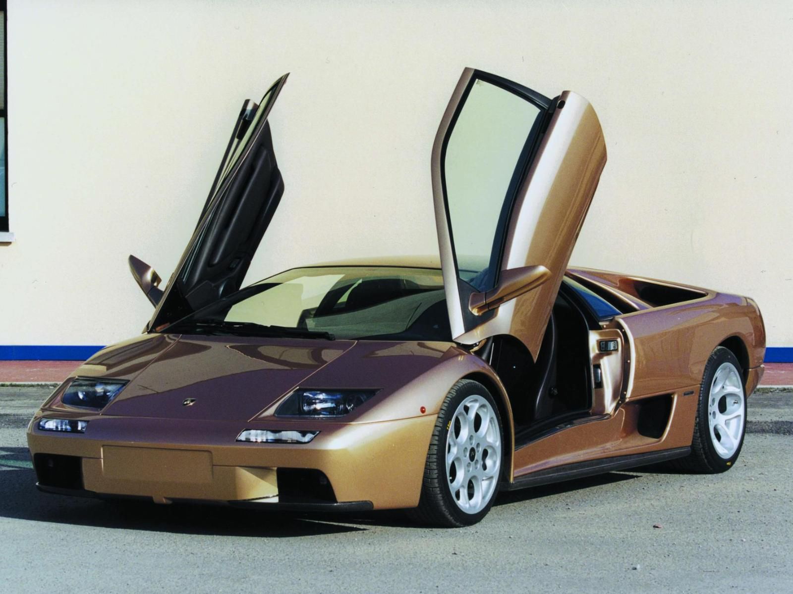Lamborghini - od traktorów do potworów [galeria] 40