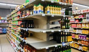 Puste półki we francuskich sklepach. Brakuje oleju i mąki