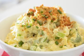 Resztki po rogalach dorzucam do jajek. Na śniadanie jak znalazł