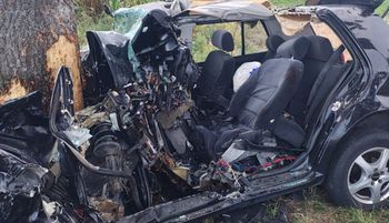 Tyle zostało z Volkswagena. Tragedia. Młody mężczyzna nie żyje