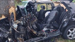 Tyle zostało z Volkswagena. Tragedia. Młody mężczyzna nie żyje