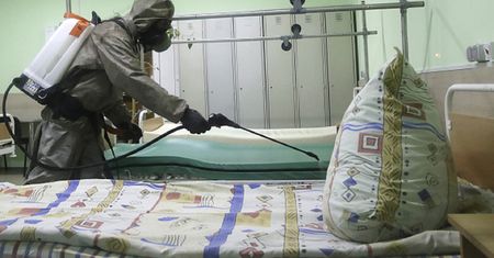 Koronawirus na Białorusi. Aktywista opowiada, jak zwykli Białorusini uratowali system opieki medycznej