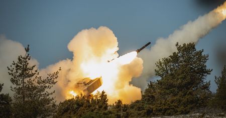 HIMARS-y zdobywają świat. Kolejne kraje wzmacniają arsenał rakietowy