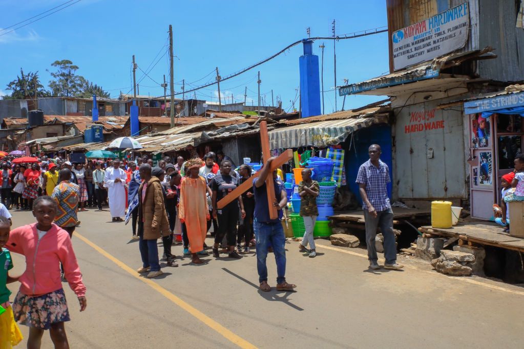 Kenia zamyka bary i sklepy. W ten sposób walczy z alkoholizmem