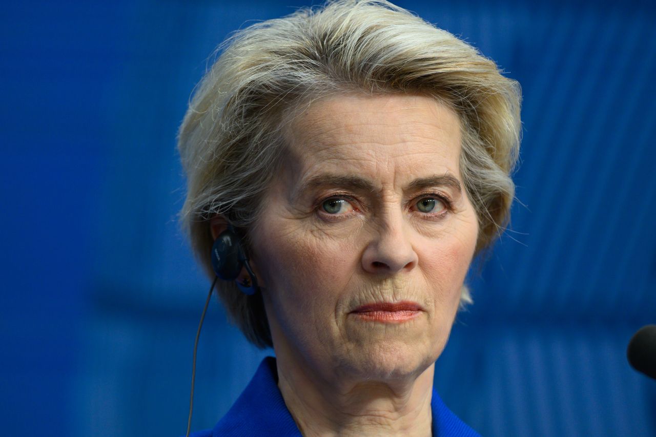 Von Der Leyen chce rozmawiać o motoryzacji. Teraz to trochę za późno