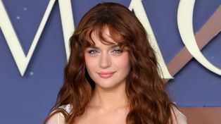 Joey King w kontrowersyjnej kreacji. Pozowała w "nagiej sukience"