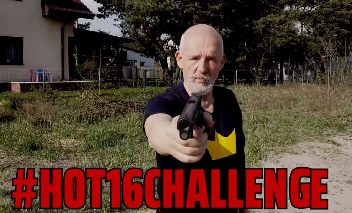 Janusz Korwin-Mikke nagrał filmik w ramach #Hot16Challenge