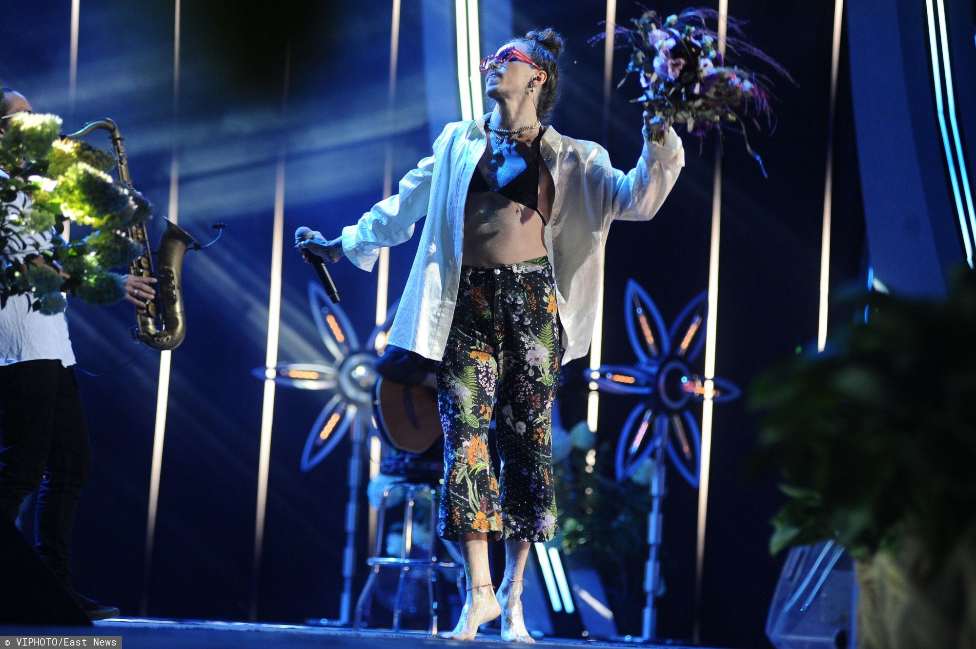 Bosy Michał Szpak w staniku na Earth Festival