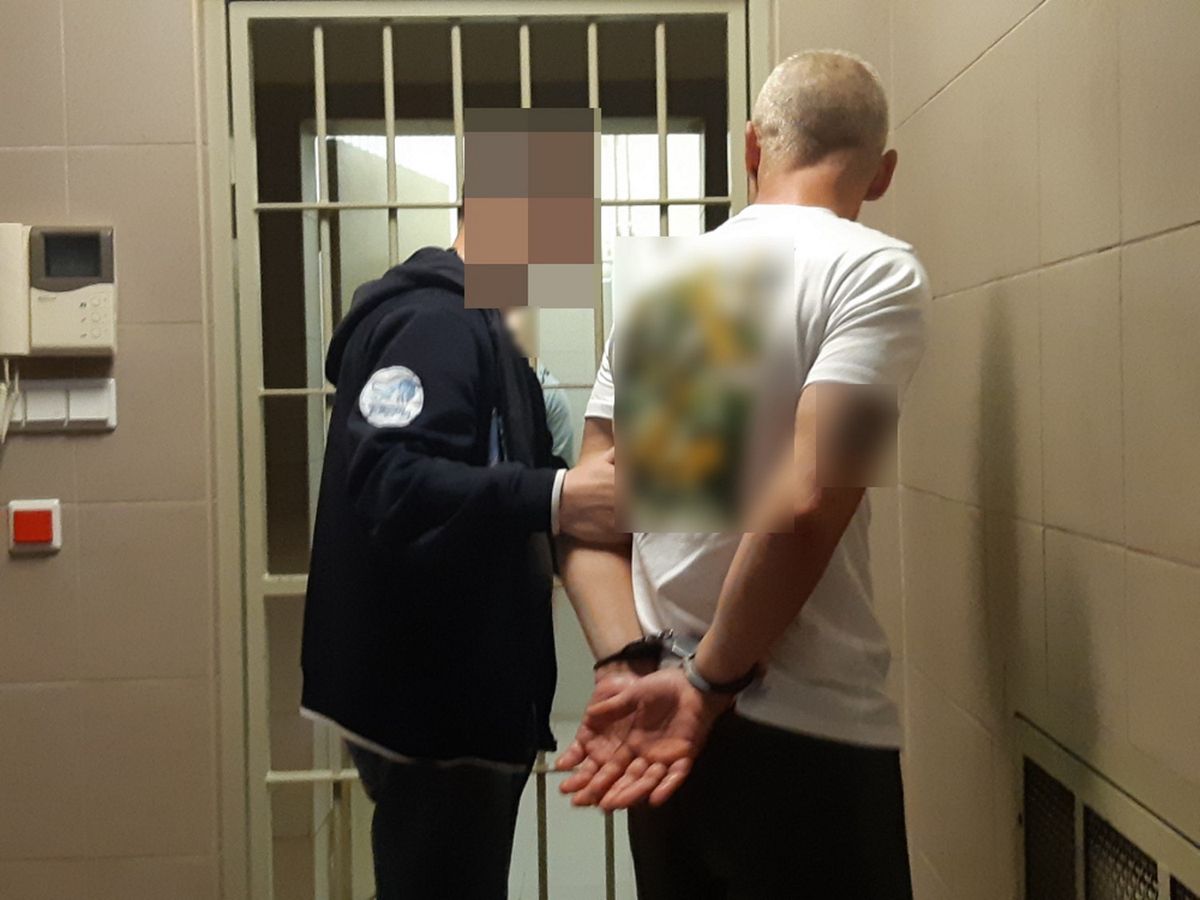 Warszawa. Mężczyzna został zatrzymany przez policjantów 