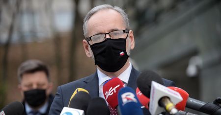 Koronawirus. Obostrzenia zostaną z nami na dłużej? Ważne informacje