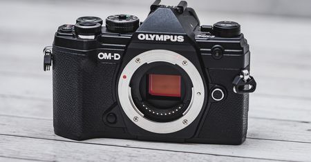 Taki system mikro 4/3 mi się podoba - Olympus OM-D E-M5 Mark III