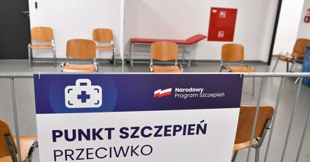 Koronawirus w Polsce. Dr Grzesiowski: Blokowanie szczepień to usiłowanie zabójstwa