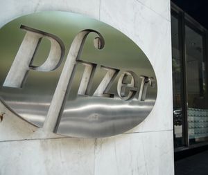 Koronawirus. Czy szczepionka firm Pfizer i BioNTech "zbawi" świat przed pandemią?