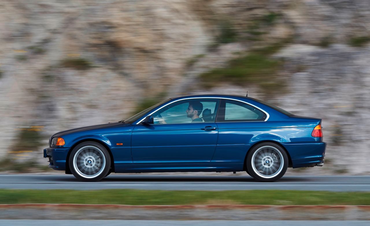 BMW Serii 3 Coupe jest ponadczasowo piękne, a z 6-cylindrowym silnikiem również szybkie.