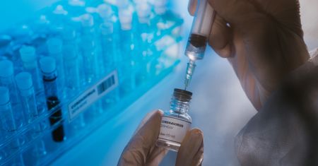 Szczepionki AstraZeneca poszły z dymem. Dla dobra obywateli