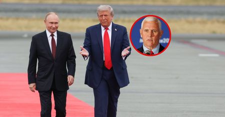 "Musi uderzyć młotem". Były wiceprezydent surowo ocenił Trumpa