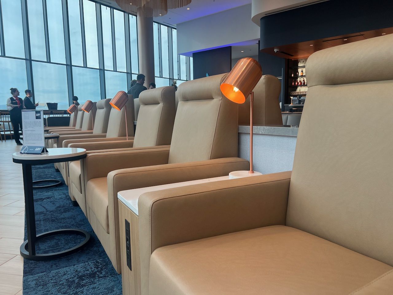 Business lounge LOT-u w Chicago