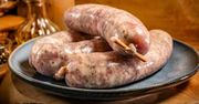 Gdzie najtaniej kupisz białą kiełbasę? Ten supermarket bije inne na głowę
