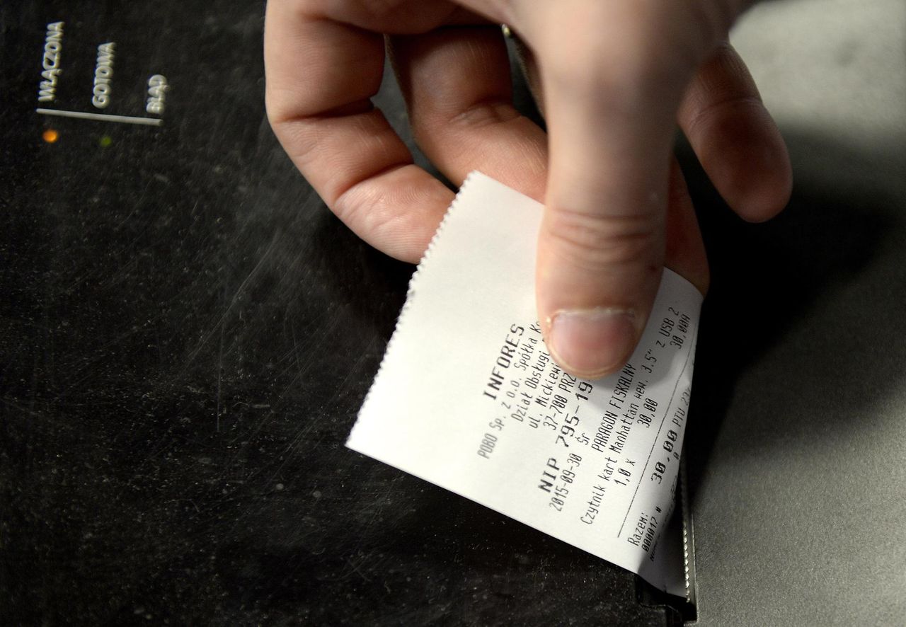 Paragon przed płatnością. "Rząd może całkowicie wycofać się z tego pomysłu"