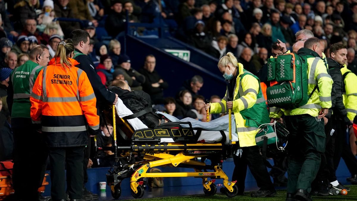 Getty Images / David Davies/PA Images / Na zdjęciu: interwencja medyków w meczu West Bromwich Albion - Middlesbrough