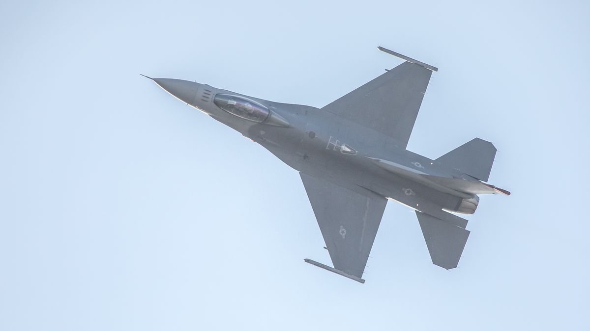 Ukraińskie F-16 wyposażone w specjalne systemy. 