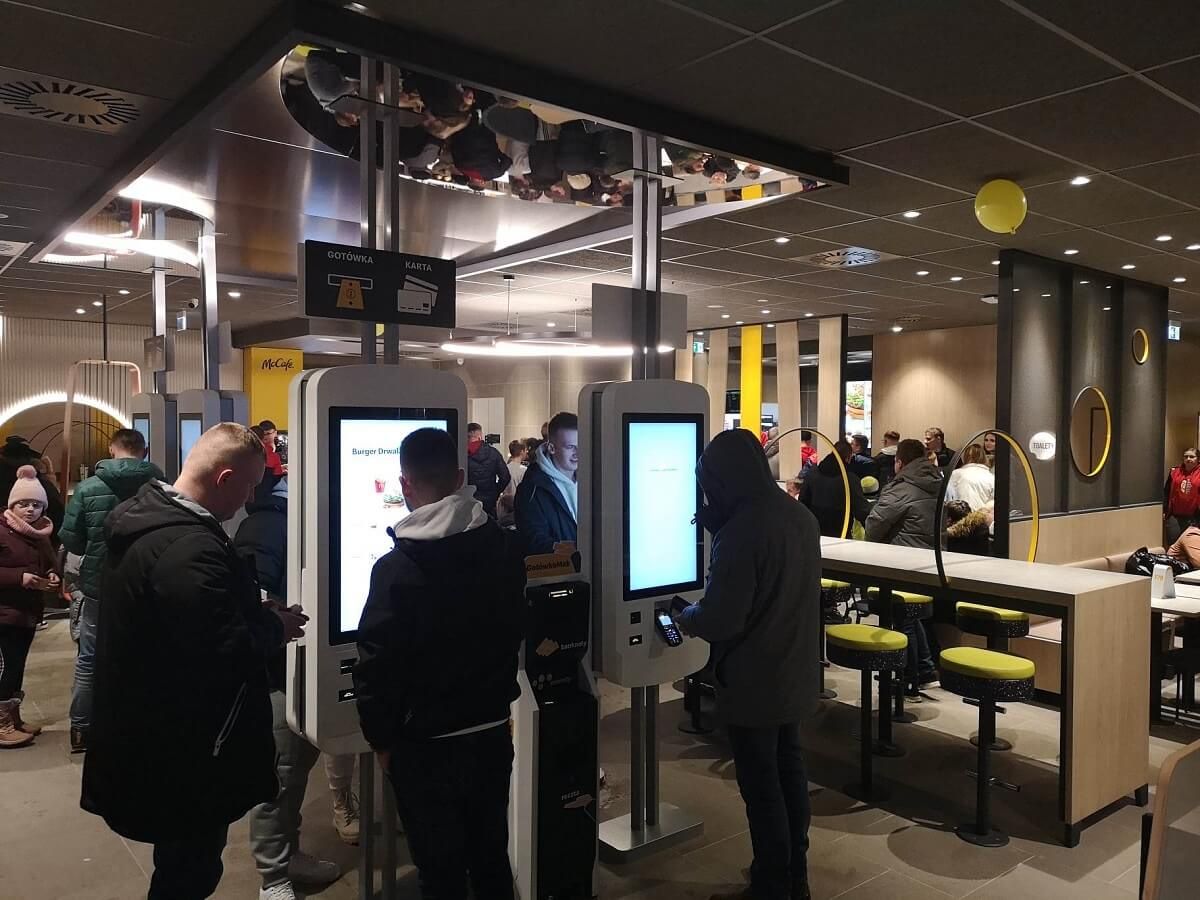 tłumy na otwarciu McDonalds Kraśnik