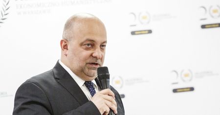 Problemy bohatera afery hejterskiej. Piebiak odwołany