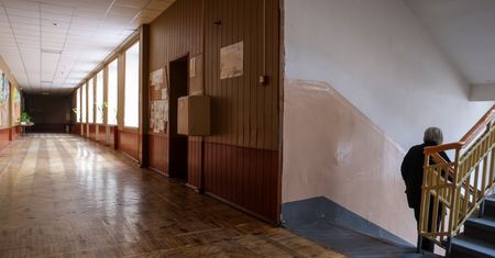Przemoc w szkole. Dwie dziewczynki prawie udusiły chłopca