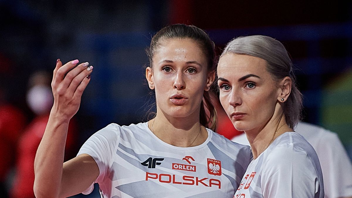 Justyna Święty-Ersetic (P) i Natalia Kaczmarek (L)