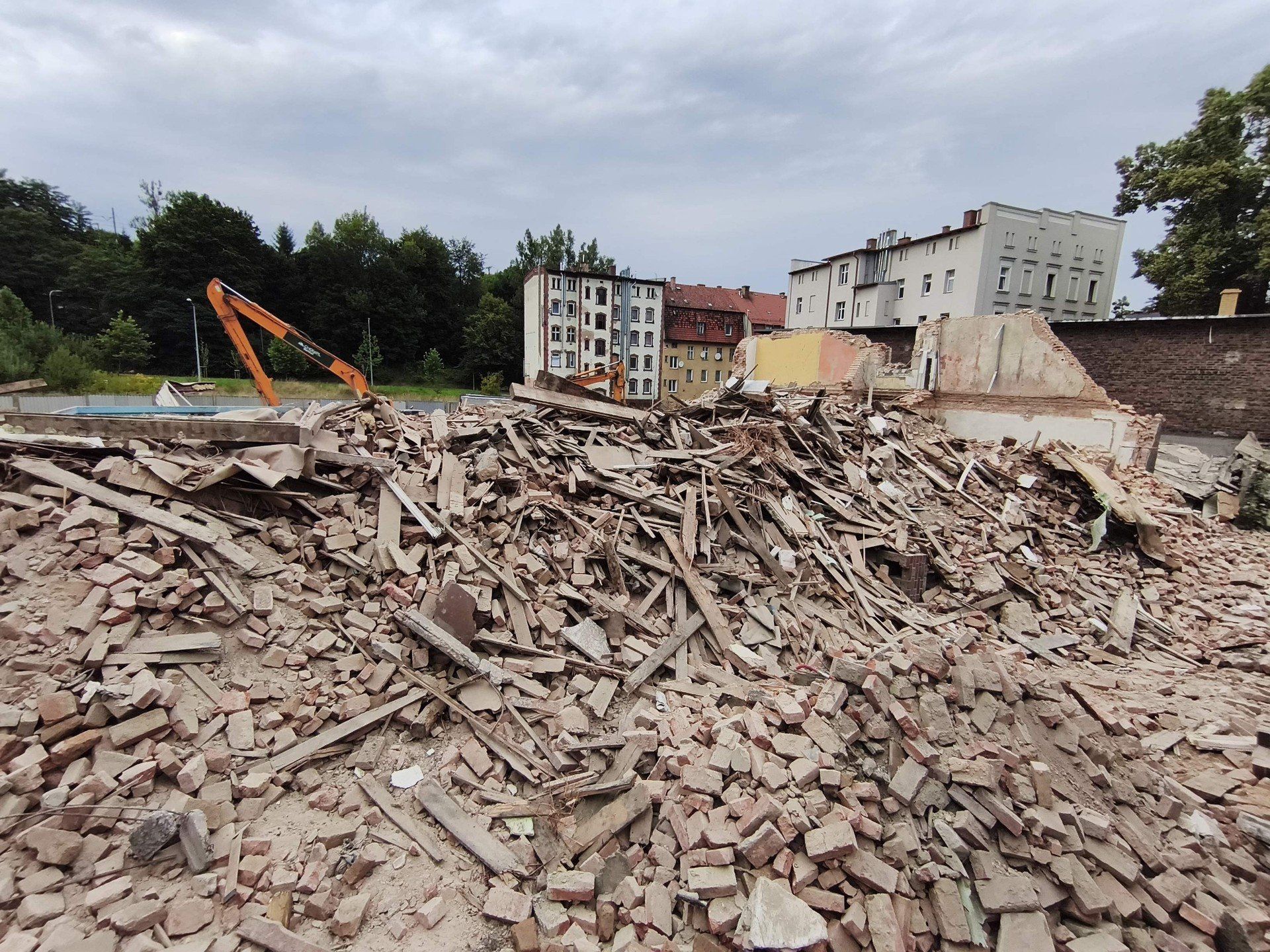 Wyburzenie Szkolna 3 Wałbrzych