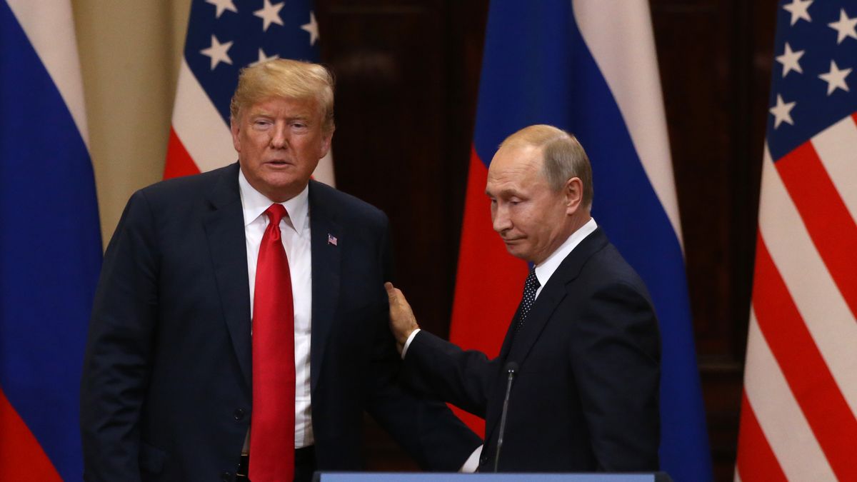 Donald Trump podczas spotkania z Władimirem Putinem w Helsinkach