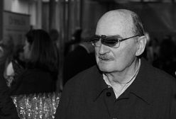 Urna z prochami Sławomira Mrożka będzie wystawiona w Barbakanie