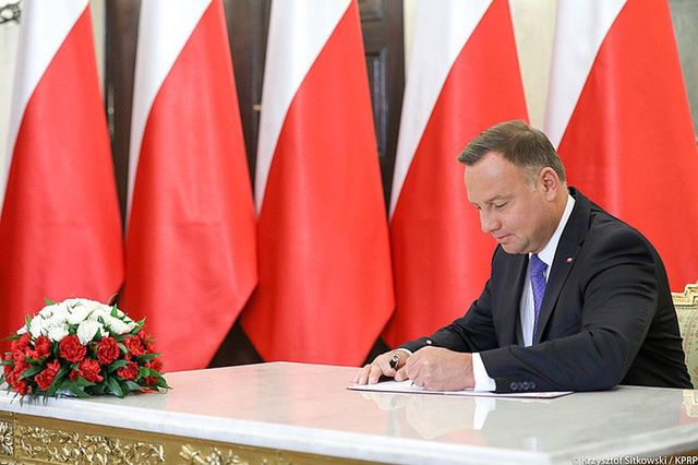 Budżet Polski na 2022 rok zatwierdzony. Prezydent złożył podpis