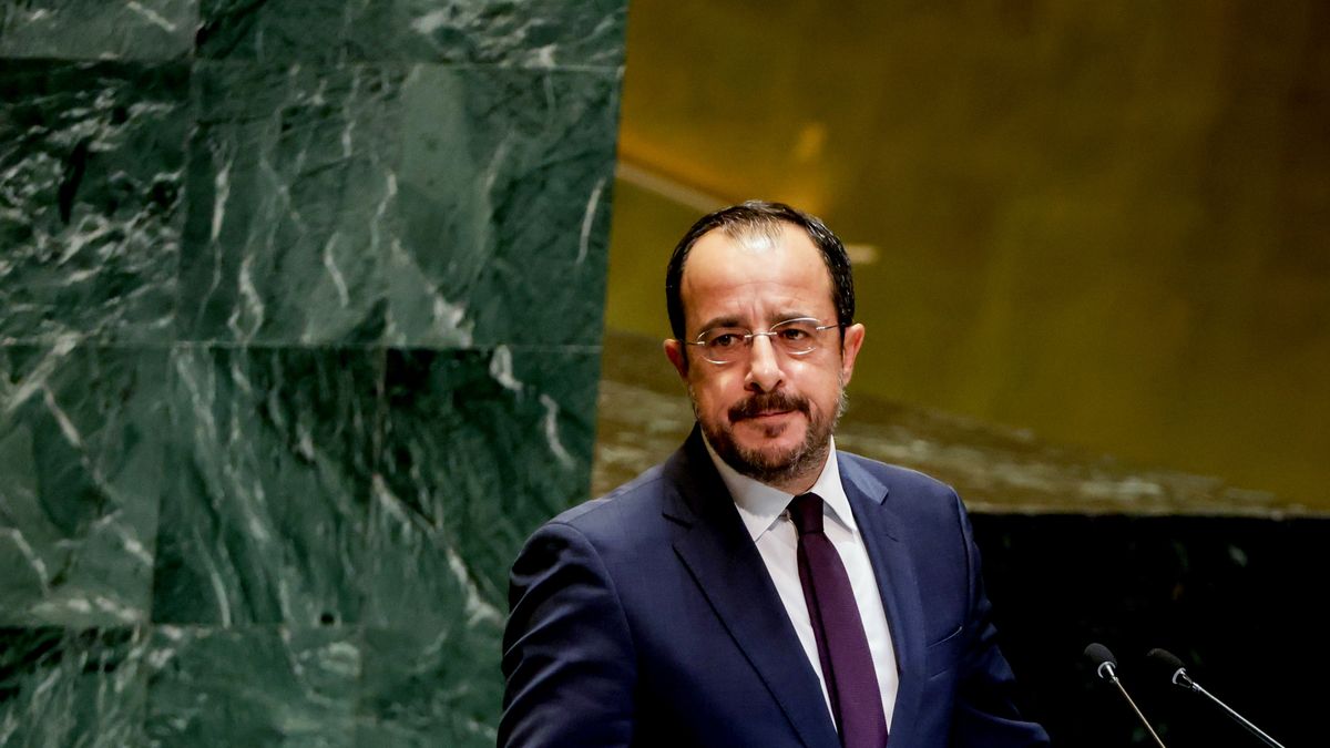 Prezydent Cypru zwalnia wysokich rangą funkcjonariuszy po uciecz