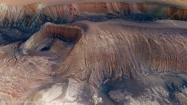 Hebes Chasma Mars Express