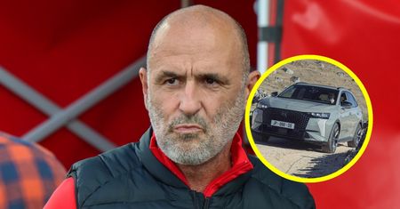 Służbowa fura dla selekcjonera. Jest luksusowo